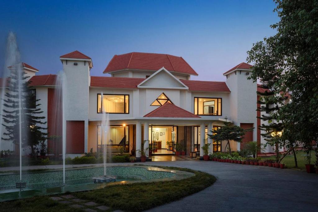 Naturoville Wellness Resort Rishikesh - Surrounded By Nature, Rooted In Wellness Doiwāla Dış mekan fotoğraf